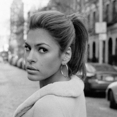 Στο κέντρο του κόσμου της Eva Mendes βρίσκονται μόνο οι κόρες της με τον Ryan Gosling