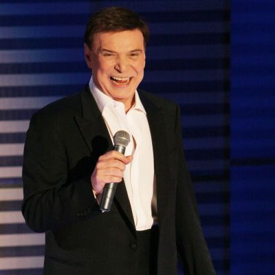 Η μοναδικότητα του  Γιώργου Μαρίνου που «έφυγε» από τη ζωή: Ο showman, οι «τσαούσες», η Μέδουσα