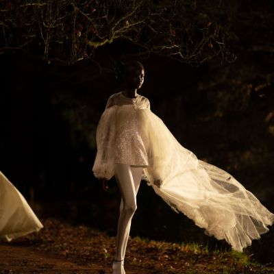 Anyer Anei: Aπό το Ναϊρόμπι στα catwalks και σε ταινία δίπλα στην Angelina Jolie