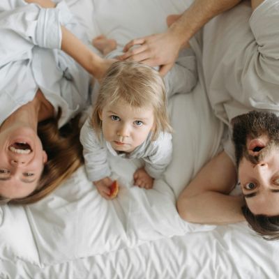 Πώς να προετοιμαστείς για την αλλαγή ώρας και να διασφαλίσεις τον ύπνο σου και των παιδιών