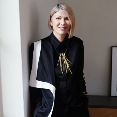 Η Κατερίνα Βάσσου σχεδιάζει κοσμήματα με ρυθμό, ένταση και προσωπικότητα