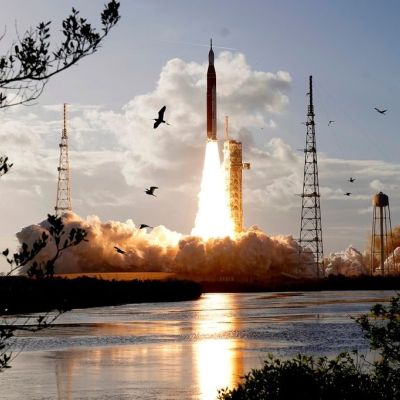 Πόσος χρόνος χρειάζεται για να φτάσει το Artemis II στη Σελήνη; Το ειδικό μήνυμα του Ryan Gosling