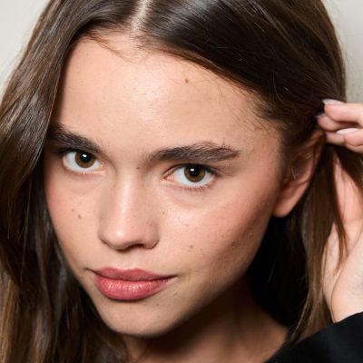 Η Gen Z ακυρώνει τη μαύρη μασκαρά; Τα συναισθήματα μας είναι ανάμεικτα