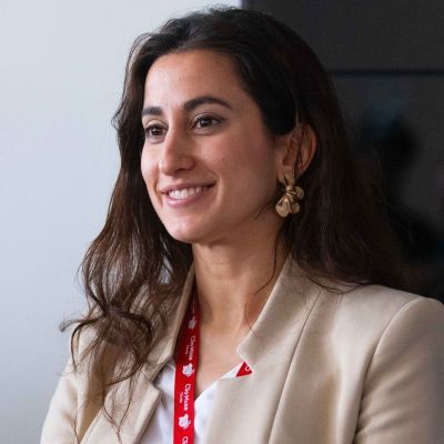 Για την Δάφνη Τσεβρένη οι ακουστικές ξεναγήσεις δεν αλλοιώνουν τον πολιτισμό, τον κάνουν πιο προσιτό