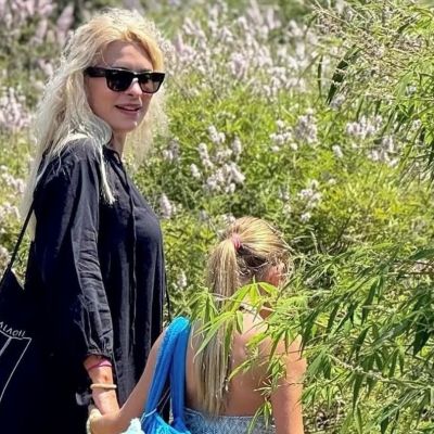 Η Μαρίνα Παντζοπούλου είναι ήδη fashionista: Το αξεσουάρ που επέλεξε με την μαμά της, Ελένη Μενεγάκη
