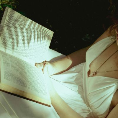 Παγκόσμια Ημέρα Βιβλίου: Τι διαβάζουν σήμερα οι γυναίκες και πώς αλλάζει ο χώρος του βιβλίου