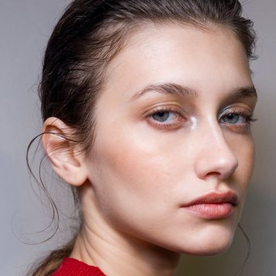 Beauty hack: Πώς θα πετύχεις τις τέλειες φακίδες μόνο με ένα μολύβι χειλιών