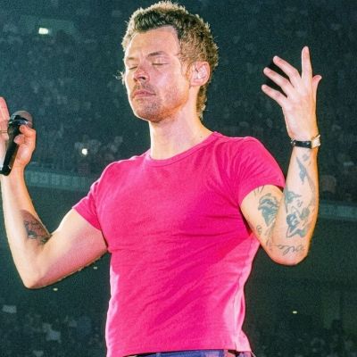 Harry Styles: Το viral βίντεο με Ελληνίδα στη συναυλία του και η άβολη αλήθεια για τις «feet pics»