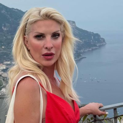 H bella donna Ελένη Μενεγάκη στην Ιταλία και ένα σχόλιο της με νόημα για τηλεοπτικές αναμνήσεις