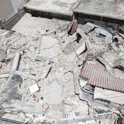 Κατάρρευση πολυκατοικίας στα Πετράλωνα: Τα ερωτήματα που καλούνται να απαντήσουν οι ειδικοί