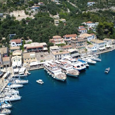 Κορυφαία μπαρ της Ευρώπης δίνουν ραντεβού στους Παξούς για το πιο συναρπαστικό τριήμερο στο Ιόνιο