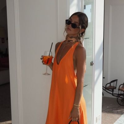 Sunset orange: Το καλοκαιρινό χρώμα που ταιριάζει σε κάθε επιδερμίδα και στυλ