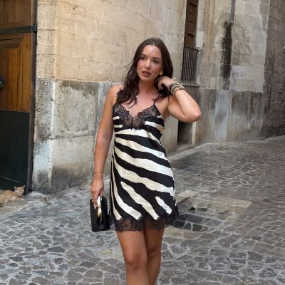 Τα φορέματα με zebra print είναι το αγαπημένο animal print του καλοκαιριού και εδώ είναι η απόδειξη