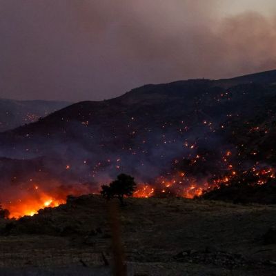 Δεν γίνεται κάθε καλοκαίρι να χρειαζόμαστε νέους ήρωες πυροσβέστες