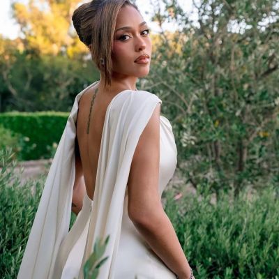 Το milky νυφικό μανικιούρ της Jordyn Wood είχε μια λεπτομέρεια που προσέδωσε το απόλυτο twist