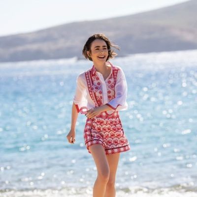 Emily in Paris: To φινάλε έρχεται τα Χριστούγεννα & όλοι θέλουν ένα πράγμα- Emily & Gabriel μαζί