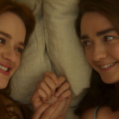 Μαγικά Φίλτρα 2: Joey King και Maisie Williams μάς μιλούν για τη μαγεία του να είσαι γυναίκα