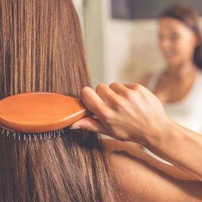 Scalp first! Η Klorane συνδυάζει κινίνη και αδενοσίνη για πιο δυνατά και μακριά μαλλιά