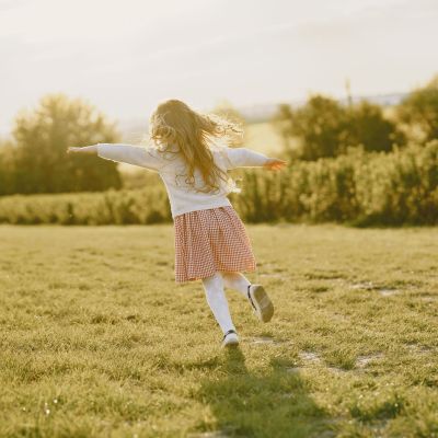 5 πράγματα που πρέπει να μάθεις στην κόρη σου, σύμφωνα με την ψυχολόγο Μυρτώ Κογιεβίνα