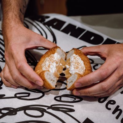 Σε ποιο ολοκαίνουριο bakery θα δοκιμάσεις κρουασάν με γέμιση ρυζόγαλο και διάσημη υπογραφή;