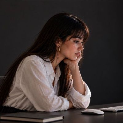 Γιατί οι γυναίκες ψάχνουν στο ίντερνετ αν αυτό που έγινε στη δουλειά τους είναι όντως πρόβλημα