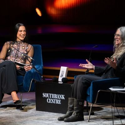 Η Dua Lipa, η Patti Smith και η αμηχανία ενός κόσμου που προτιμά τις ποπ σταρ αδιάβαστες