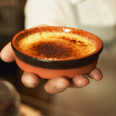 Πως να σιγουρευτείτε ότι έχετε κάνει το τέλειο creme brûlée, από τον Gary Rhodes