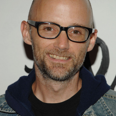 Ο Μoby "αποκρούει" ληστή που εισέβαλε στο σπίτι του