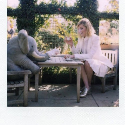 Η Kirsten Dunst είναι η καινούρια μούσα του brand «Band of Outsiders»