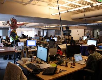 Mετακομίζει το facebook