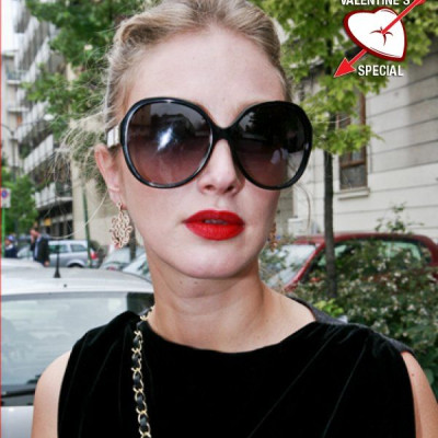 Πρωινά στα κόκκινα (χείλη)