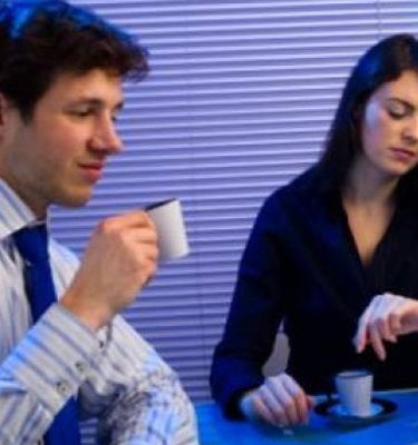 Η πολλή δουλειά τρώει... τη σχέση