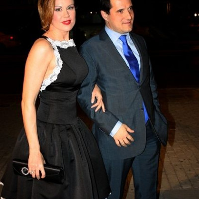 Μπορεί να την «έριξε» με τα αρχαία την Ευγενία, όμως την κυκλοφορεί και στα κοσμικά ο Άδωνης