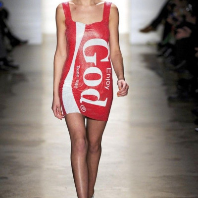 Ο Jeremy Scott παρουσιάζει τη συλλογή του«Candy Flip» στην Εβδομάδα Μόδας της Νέας Υόρκης