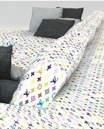 Ώρα για καινούργιο Louis Vuitton καναπέ