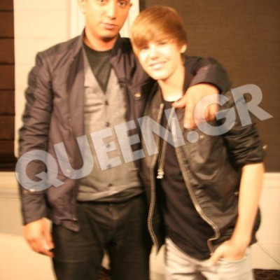 JUSTIN BIEBER IS EVERYWHERE