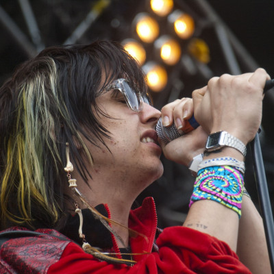 Τα μέλη του συγκροτήματος The Strokes κόντεψαν να «διαλύσουν το μαγαζί»