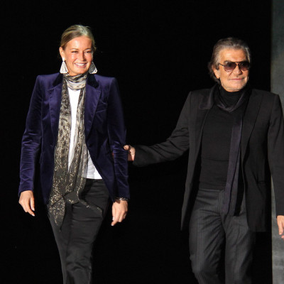 Ο Roberto Cavalli συμπαραστέκεται στον John Galliano