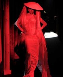 Η Lady Gaga αγόρασε όλη τη συλλογή Mugler