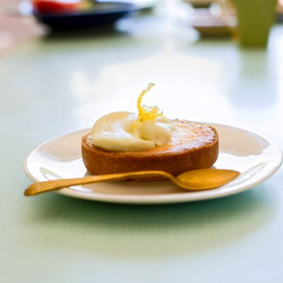 Νόστιμη μικρή λεμονόπιτα