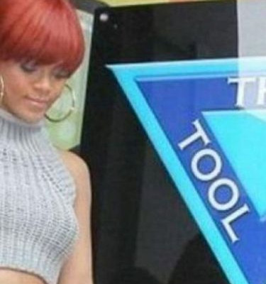 Η Rihanna επισκέφτηκε sex shop στην Αυστραλία