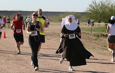 Αγώνας δρόμου με καλόγριες...