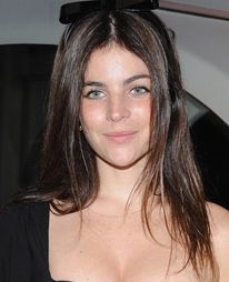 H Julia Restoin-Roitfeld θέλει το νυφικό της να το σχεδιάσει ο Galliano