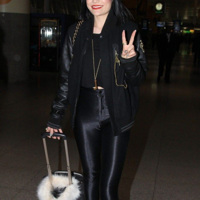 Jessie J: μια σταρ που απεχθάνεται τη λάμψη (των φλας)