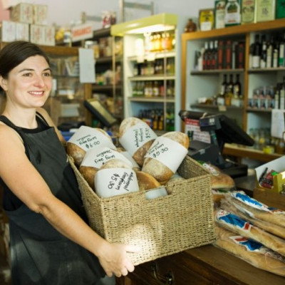 Μην πετάτε το μπαγιάτικο ψωμί που μένει στην ψωμιέρα σας