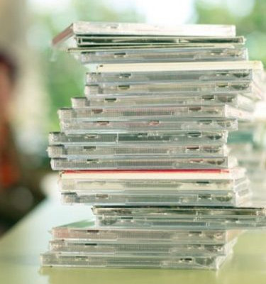 Ξεκινήστε να φτιάχνετε playlists για το πάρτυ του γάμου