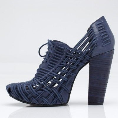 Κεντητά παπούτσια