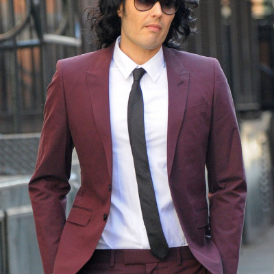 Ο Russell Brand θα γίνει εκατομμυριούχος χάρη στο διαλογισμό