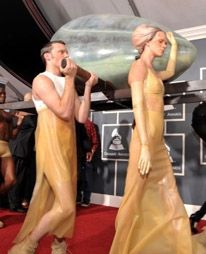 H Lady Gaga σκοπεύει να κάνει το αυγό των Grammys... κρεββάτι!