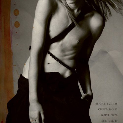 To ανδρόγυνο μοντέλο Andrej Pejic, το τρανσέξουαλ μοντέλο Lea T και η super model Karolina Kurkova